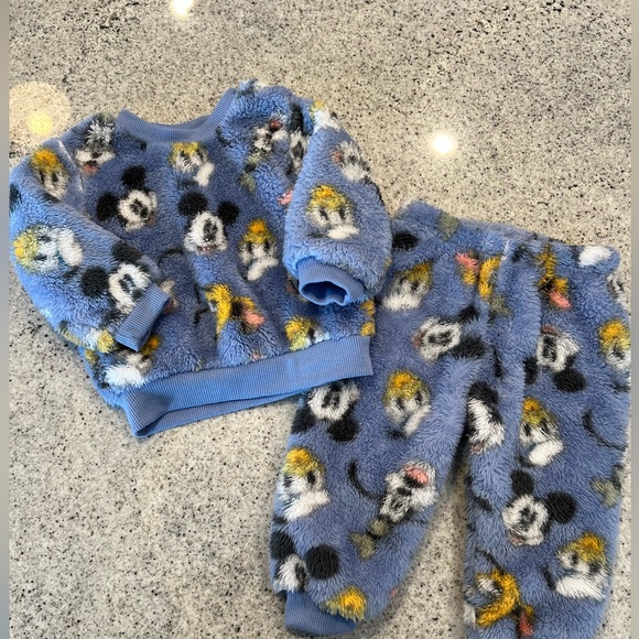Disney Mickey Mouse Outfit 12 Months - Picture 1 of 6